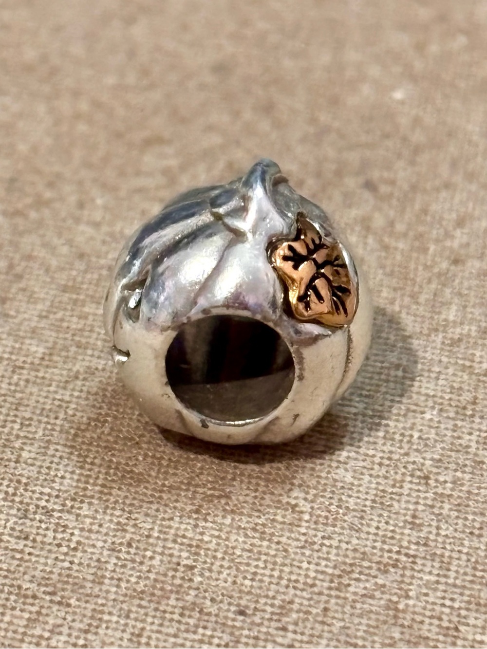 ๐ Brighton Trick or Treat bead Silver jack-oโ-lantern pumpkin for Halloween - Picture 3 of 9